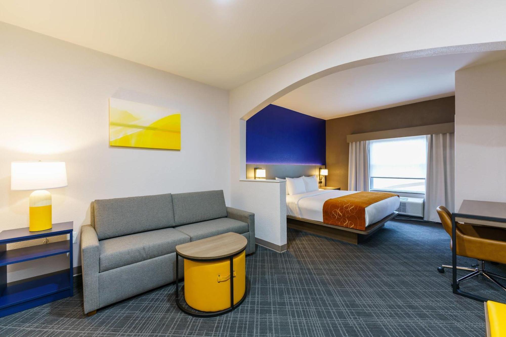 Comfort Suites University Drive College Station Exterior photo
