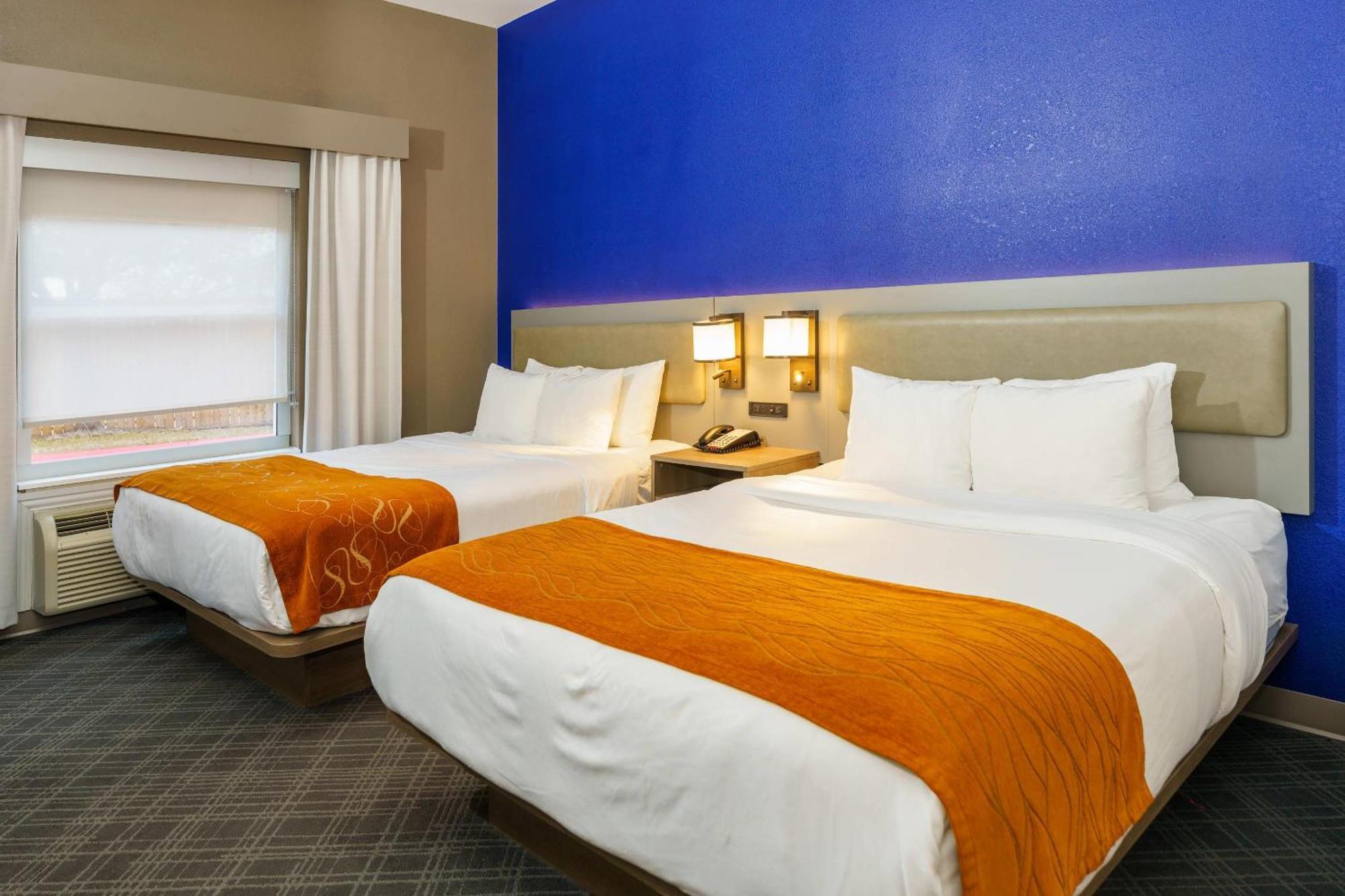 Comfort Suites University Drive College Station Exterior photo